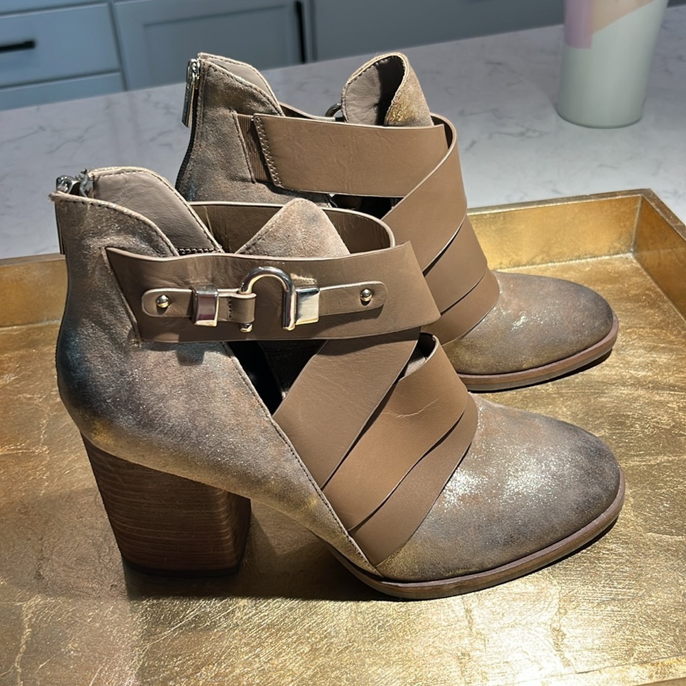 Isola Ankle Boots Metallic Leather Zipper Back NEW